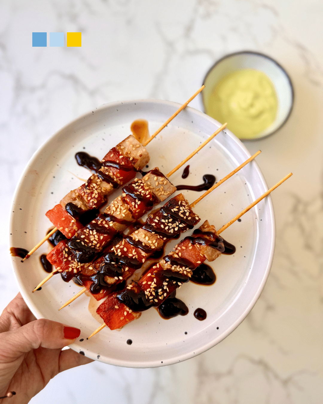 brochetas de atún y sandía
