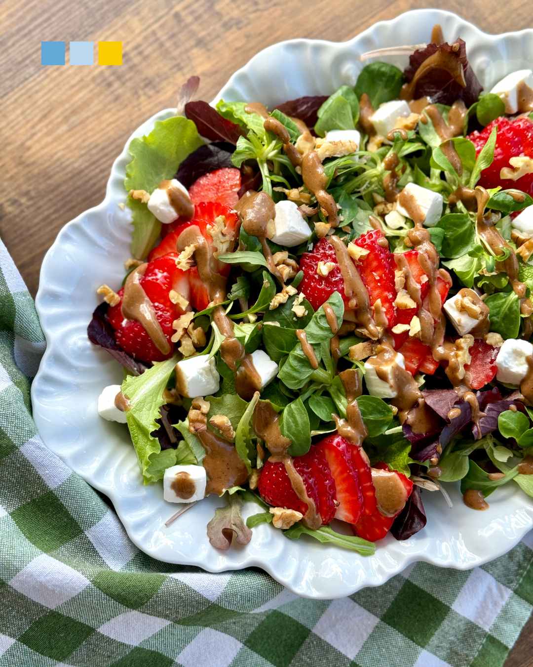 Ensalada de primavera con vinagreta de fresas