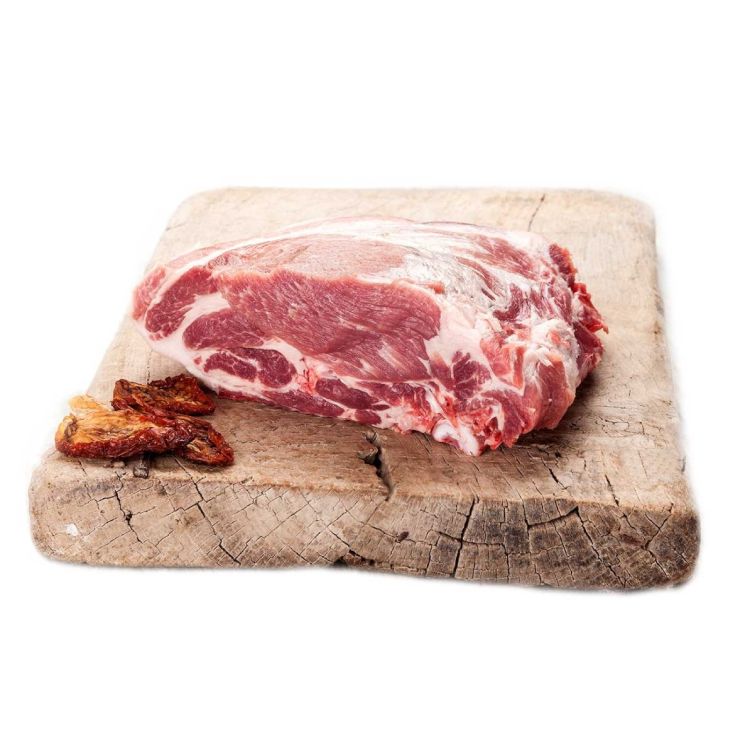 Aguja con hueso de cerdo