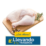 Trasero de pollo llevando 2 kilos